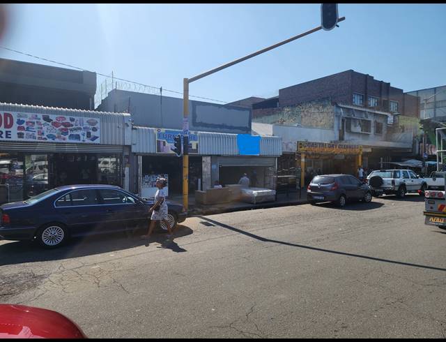 227M² BUSINESS FOR SALE IN CLAIRWOOD
